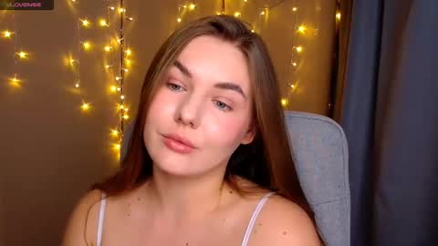 mia_lemm online show from September 2025 11:24:01 AM