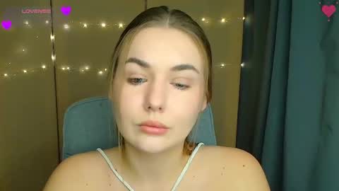 mia_lemm online show from November 2025 08:38:01 AM