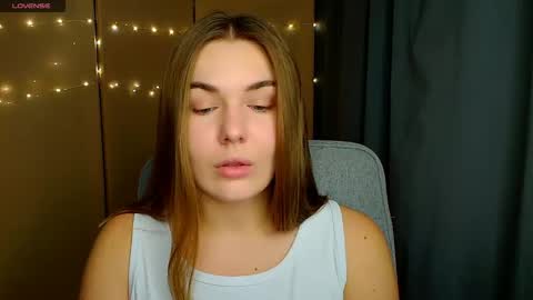 mia_lemm online show from December 2025 08:08:02 AM