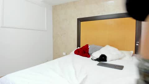 Snapshot of mia_lopez52 chatting on December 2024 07:22:01 PM MIALOPEZ . Y . online show from December 2024 07:22:01 PM