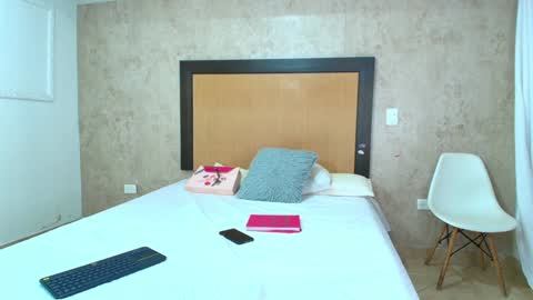 Snapshot of mia_lopez52 chatting on December 2024 05:14:01 PM MIALOPEZ . Y . online show from December 2024 05:14:01 PM