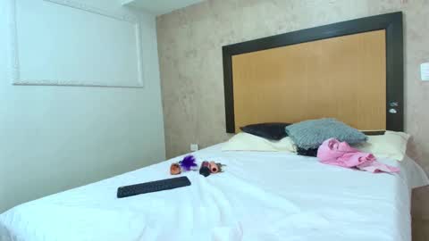 Snapshot of mia_lopez52 chatting on December 2024 10:26:02 AM MIALOPEZ . Y . online show from December 2024 10:26:02 AM