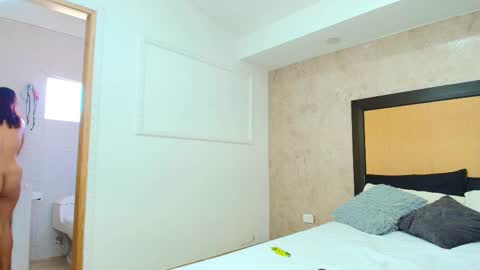 Snapshot of mia_lopez52 chatting on February 2025 08:47:01 PM MIALOPEZ . Y . online show from February 2025 08:47:01 PM