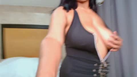 Snapshot of mia_lopez52 chatting on September 2025 07:05:01 PM MIALOPEZ . Y . online show from September 2025 07:05:01 PM