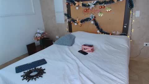 Snapshot of mia_lopez52 chatting on December 2025 09:01:02 PM MIALOPEZ . Y . online show from December 2025 09:01:02 PM