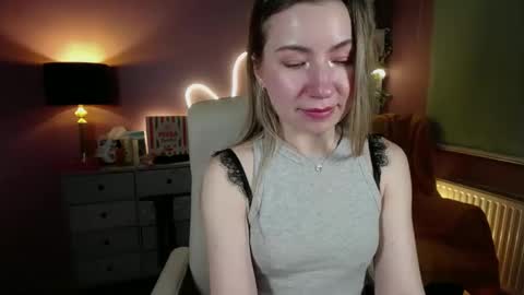 Mia online show from March 2025 08:18:02 PM