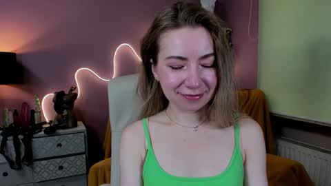 Mia online show from September 2025 06:35:02 AM