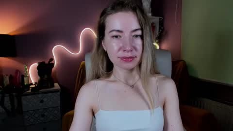 Mia online show from September 2025 06:45:02 AM