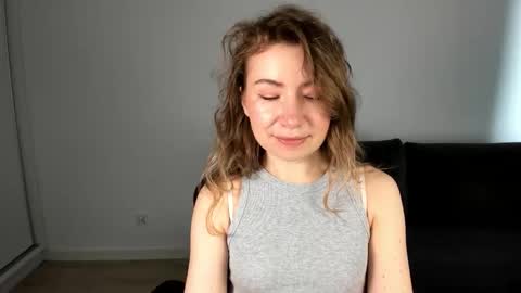 Mia online show from April 2026 01:27:02 PM