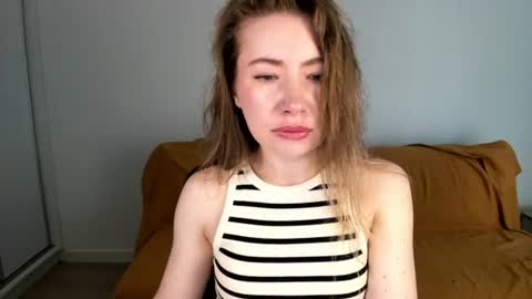 Snapshot of mia_luxx92 chatting on June 2026 06:44:01 AM Mia online show from June 2026 06:44:01 AM