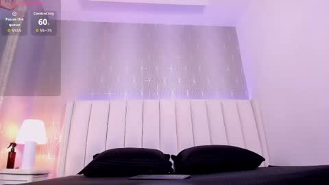 Snapshot of mia_medina chatting on April 2026 08:01:02 PM online show from April 2026 08:01:02 PM