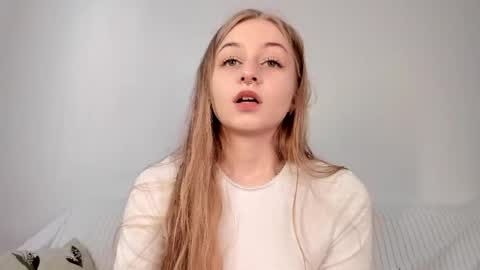 Snapshot of mia_meows chatting on April 2026 07:09:01 AM Mia here Appreciate your support online show from April 2026 07:09:01 AM