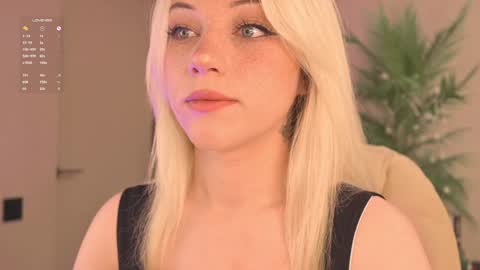 mia_milagros online show from December 2025 05:08:02 PM