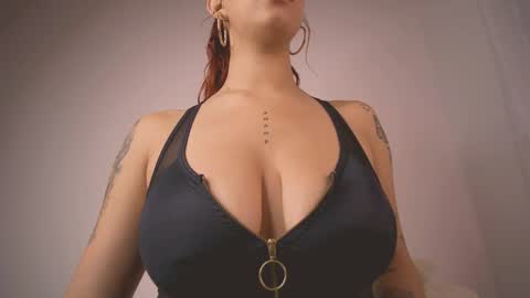 mia independent model online show from February 2026 12:09:02 PM