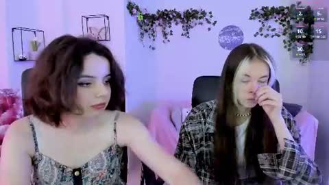 Snapshot of mia_mooon_ chatting on June 2026 08:19:02 AM mia_mooon_ online show from June 2026 08:19:02 AM
