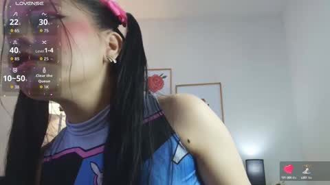 Snapshot of mia_moralez chatting on September 2025 12:19:01 PM MIA online show from September 2025 12:19:01 PM