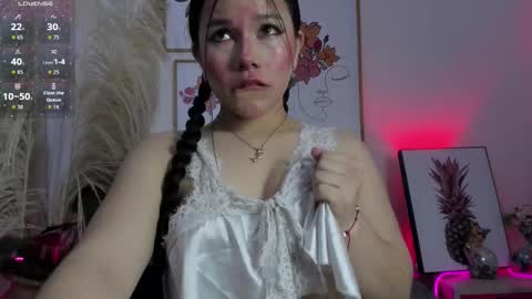 Snapshot of mia_moralez chatting on October 2025 12:25:01 PM MIA online show from October 2025 12:25:01 PM