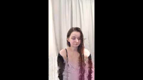 Mia online show from December 2025 09:33:02 PM