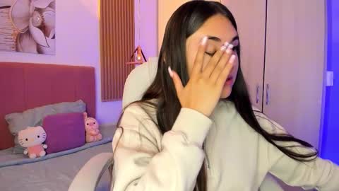 Mia Nevaeh - follow me online show from October 2025 09:55:02 PM