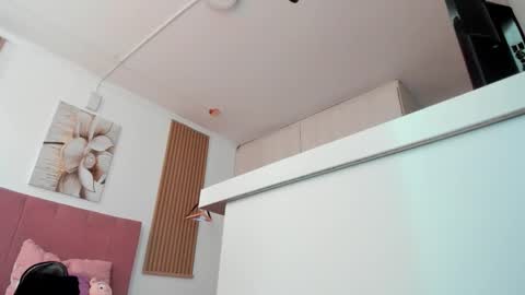 Mia Nevaeh - follow me online show from December 2025 07:08:02 PM