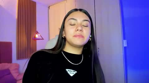 Mia Nevaeh - follow me online show from January 2026 08:45:01 PM