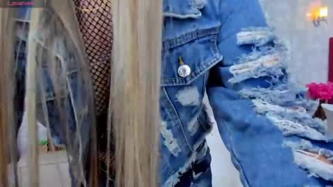 Mia online show from March 2026 11:54:02 AM