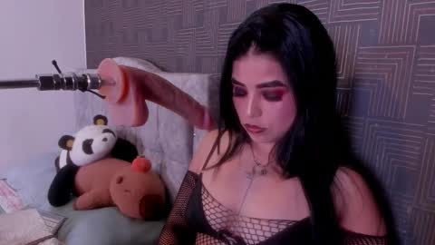 mia novoa online show from February 2026 03:43:01 AM