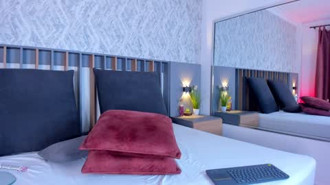 MIa online show from December 2024 04:30:01 PM