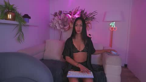 Snapshot of mia_patrick1 chatting on March 2026 11:21:01 AM Mia online show from March 2026 11:21:01 AM