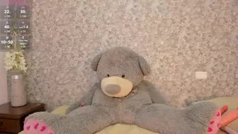 Mia online show from April 2026 01:32:01 AM