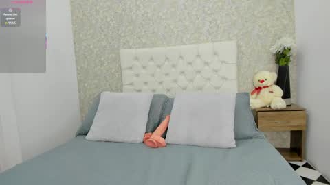 Mia online show from April 2026 06:02:01 PM