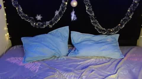 Snapshot of mia_peyton chatting on December 2024 04:38:02 PM Mia online show from December 2024 04:38:02 PM