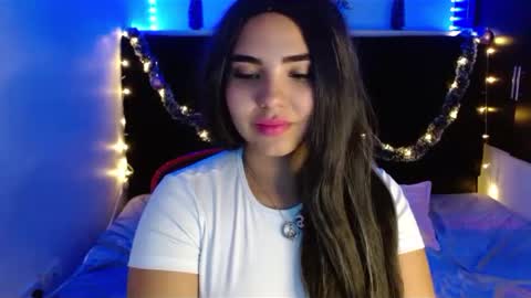 Snapshot of mia_peyton chatting on December 2024 01:54:02 PM Mia online show from December 2024 01:54:02 PM