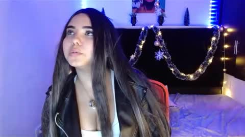 Snapshot of mia_peyton chatting on December 2024 03:59:01 PM Mia online show from December 2024 03:59:01 PM
