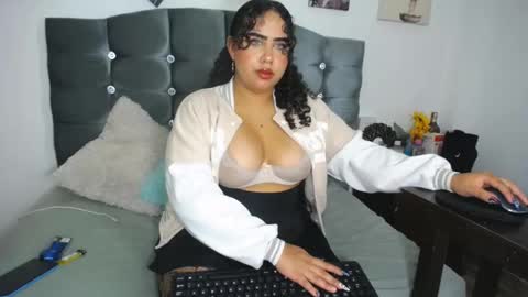 mia_pink19 online show from November 2025 02:44:01 AM
