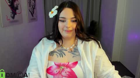 Snapshot of mia_r0ss chatting on October 2025 12:08:02 AM Mia online show from October 2025 12:08:02 AM