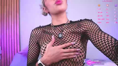 Mia Reeves online show from October 2025 07:53:01 PM