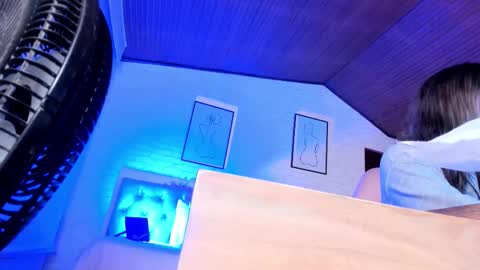  MIA  online show from December 2025 03:02:02 AM