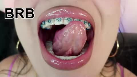 Mia online show from July 2026 11:09:02 PM