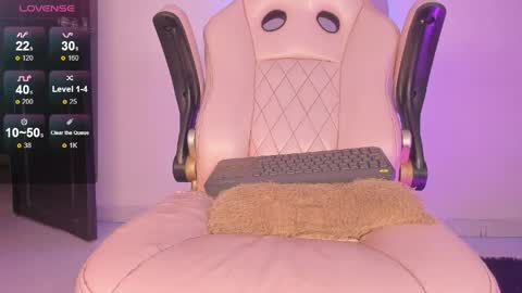 Snapshot of mia_royal chatting on April 2026 03:50:02 AM mia_royal online show from April 2026 03:50:02 AM