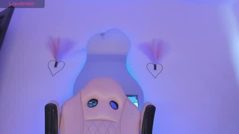 Snapshot of mia_royal chatting on April 2026 06:56:02 PM mia_royal online show from April 2026 06:56:02 PM