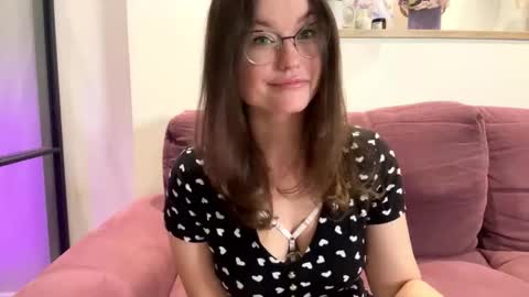 Snapshot of mia_shine_bright chatting on September 2025 04:05:02 AM Mia online show from September 2025 04:05:02 AM