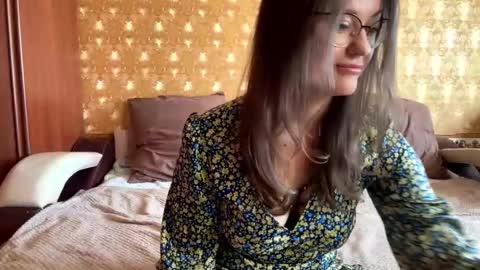 Snapshot of mia_shine_bright chatting on October 2025 05:55:02 AM Mia online show from October 2025 05:55:02 AM