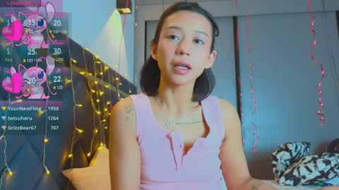 Snapshot of mia_sirenia chatting on January 2025 01:32:01 PM Mia online show from January 2025 01:32:01 PM