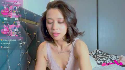 Snapshot of mia_sirenia chatting on February 2025 12:41:02 PM Mia online show from February 2025 12:41:02 PM