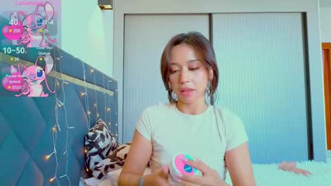 Snapshot of mia_sirenia chatting on February 2025 06:19:01 AM Mia online show from February 2025 06:19:01 AM