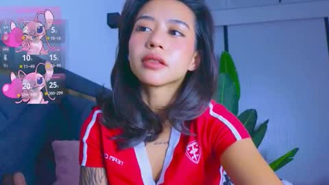 Snapshot of mia_sirenia chatting on October 2025 04:04:01 PM Mia online show from October 2025 04:04:01 PM