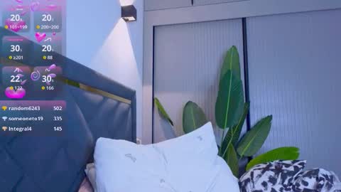 Snapshot of mia_sirenia chatting on November 2025 08:11:02 PM Mia online show from November 2025 08:11:02 PM