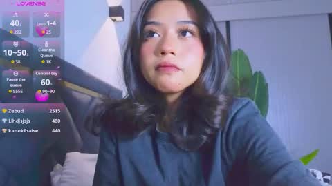 Snapshot of mia_sirenia chatting on November 2025 01:09:02 PM Mia online show from November 2025 01:09:02 PM