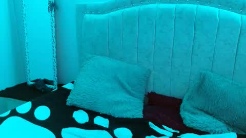 mia_smithl online show from January 2025 01:37:02 PM